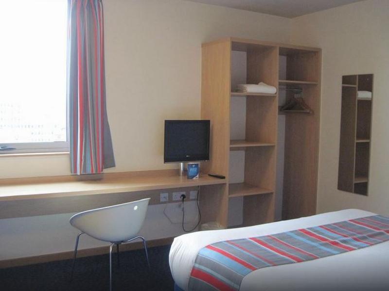 Travelodge London Central City Road Экстерьер фото