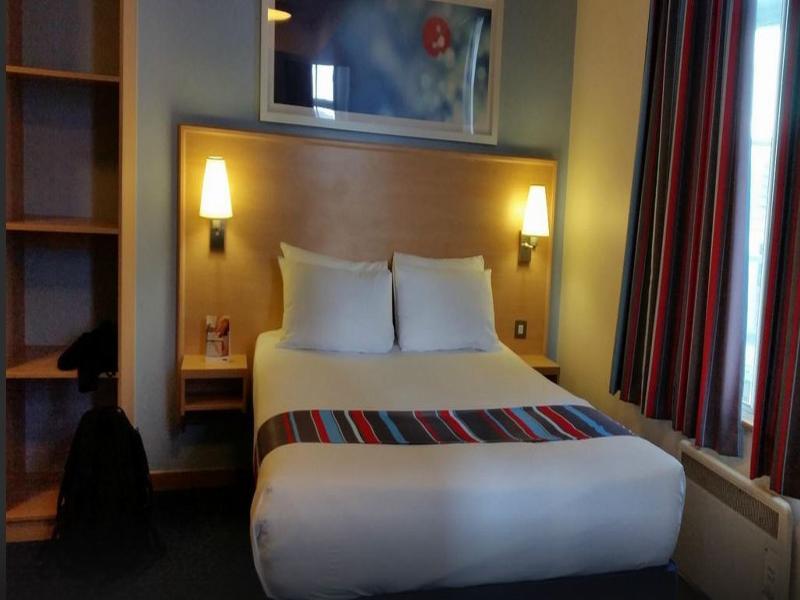 Travelodge London Central City Road Экстерьер фото