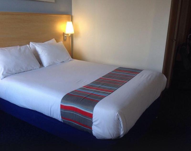 Travelodge London Central City Road Экстерьер фото