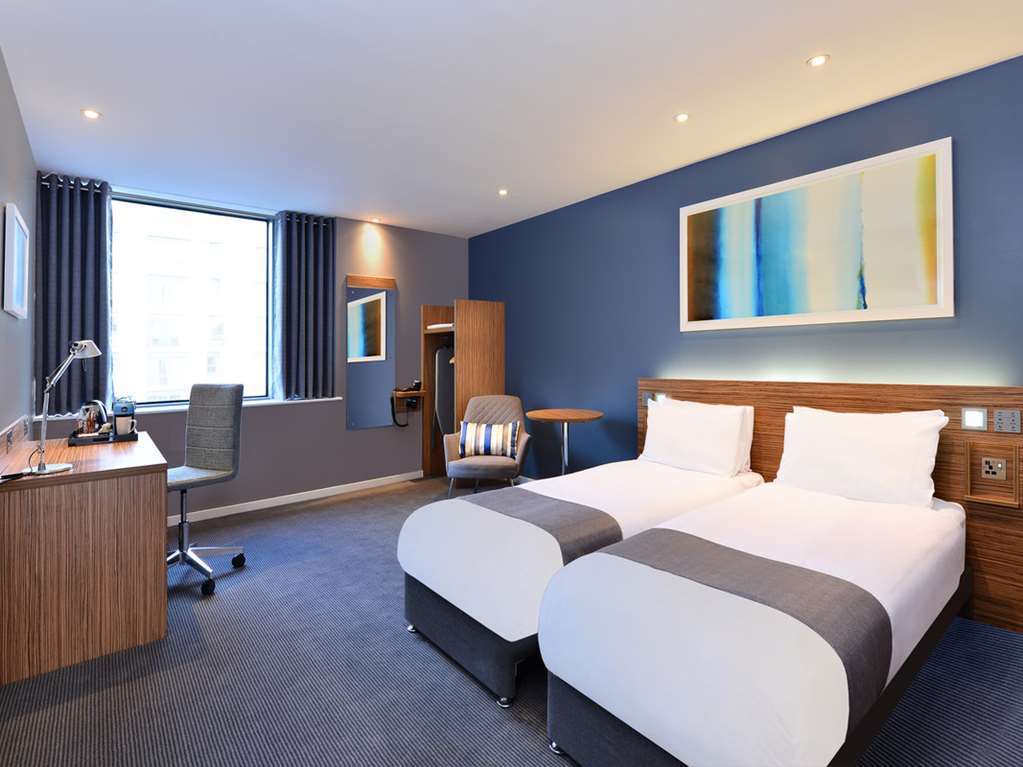 Travelodge London Central City Road Номер фото